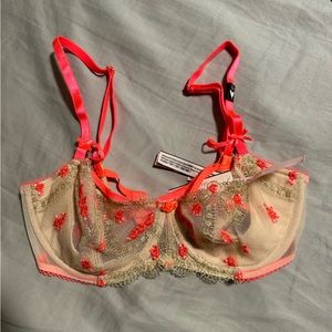 Victoria’s Secret bra